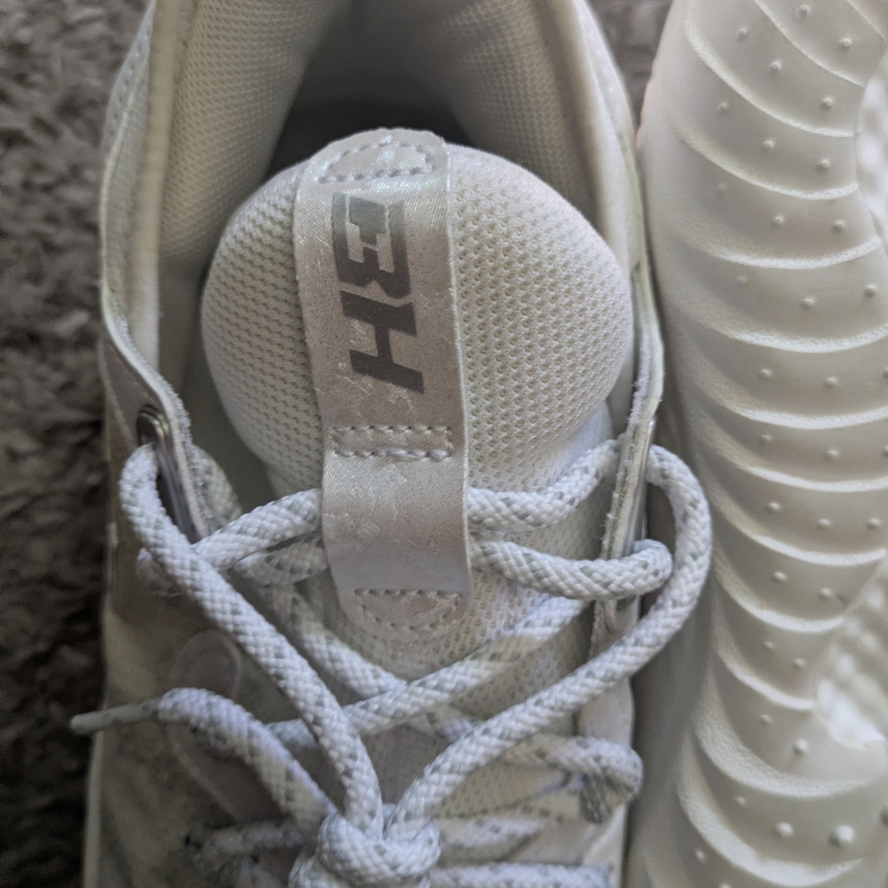 Under Armour Harper 8 Men 8.5 Turf baseball training shoes in white 032026 - Picture 2 of 8
